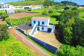 2 bedrooms house with sea view enclosed garden and wifi at Horta 4 km away from the beach